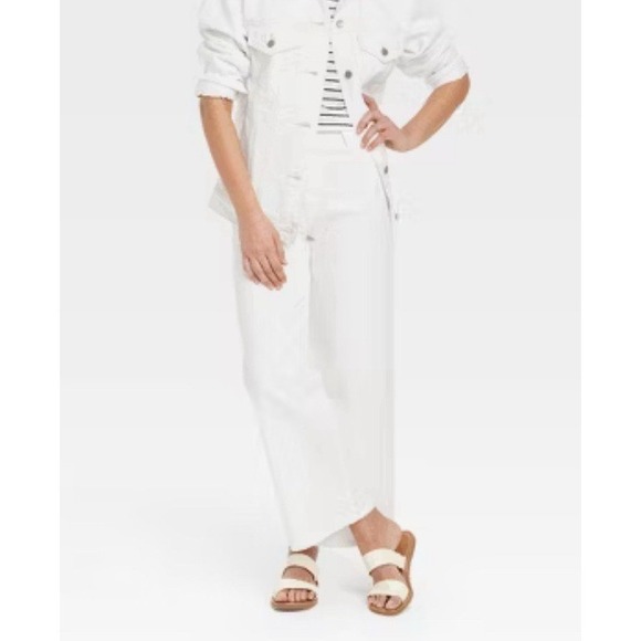 Universal Thread Women's High-Rise Sailor Wide Leg Ankle Jeans in White Size 8 - Picture 3 of 9